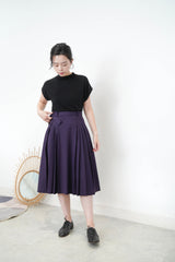 Dark puruple detail pleats skirt with waist strap