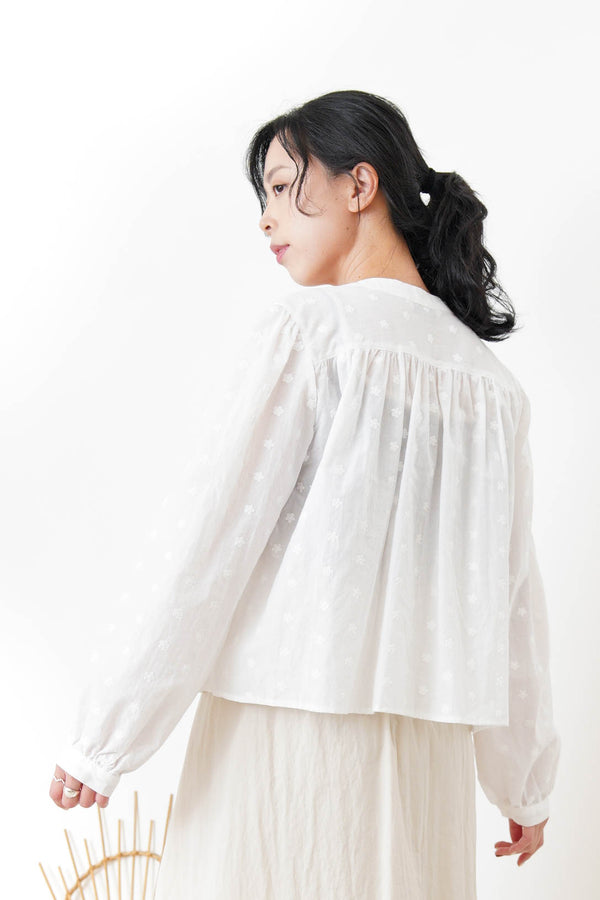White shirt w/ floral embroidery