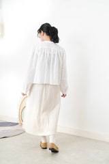 White shirt w/ floral embroidery