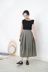 Black flipped layer vest in asy. Cut