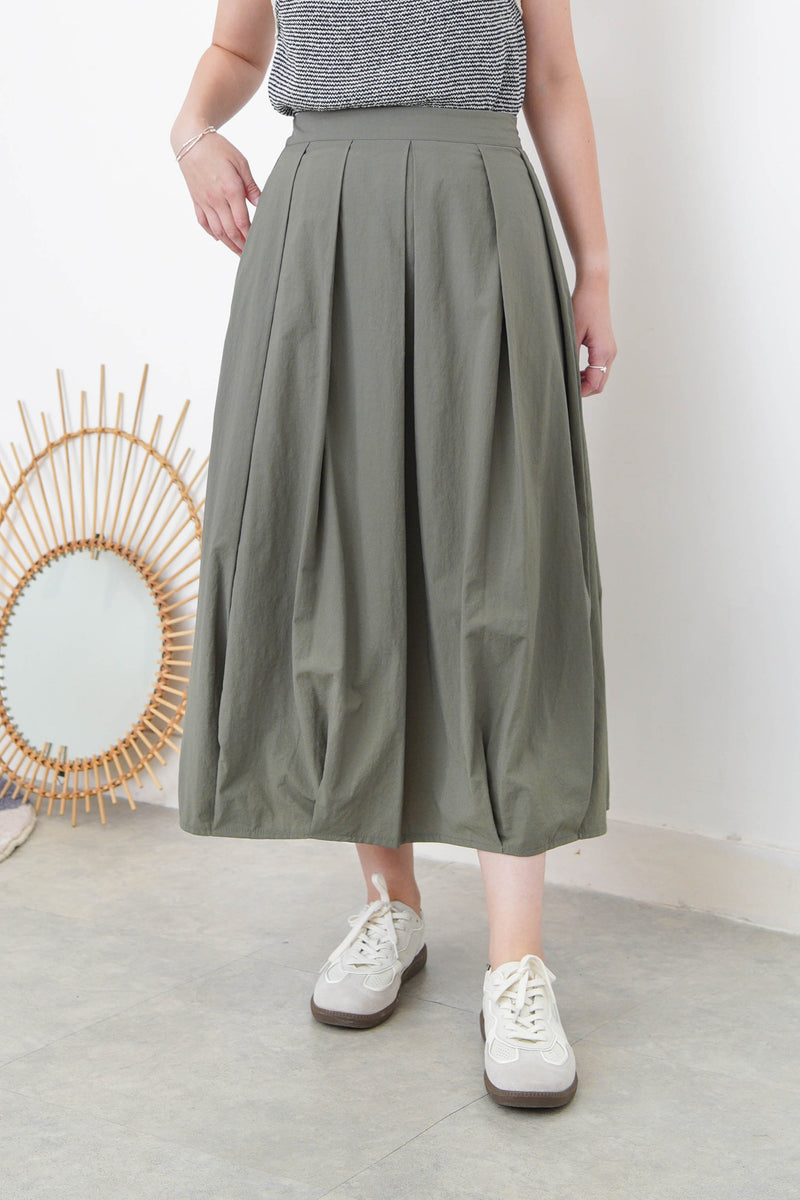 Army green balloon skirt