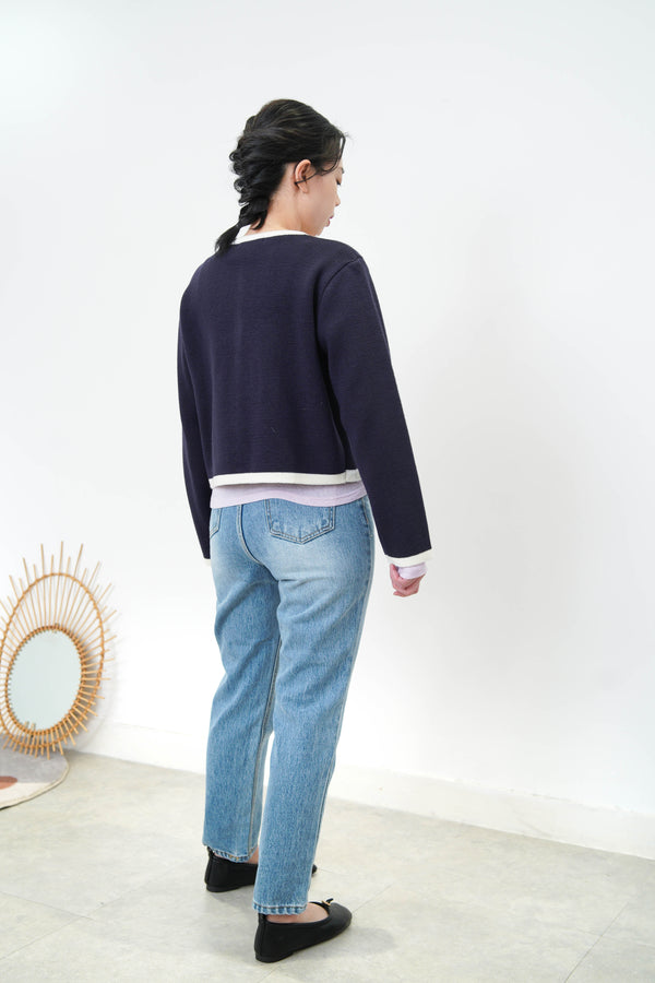 Navy outlined cardigan in round hem
