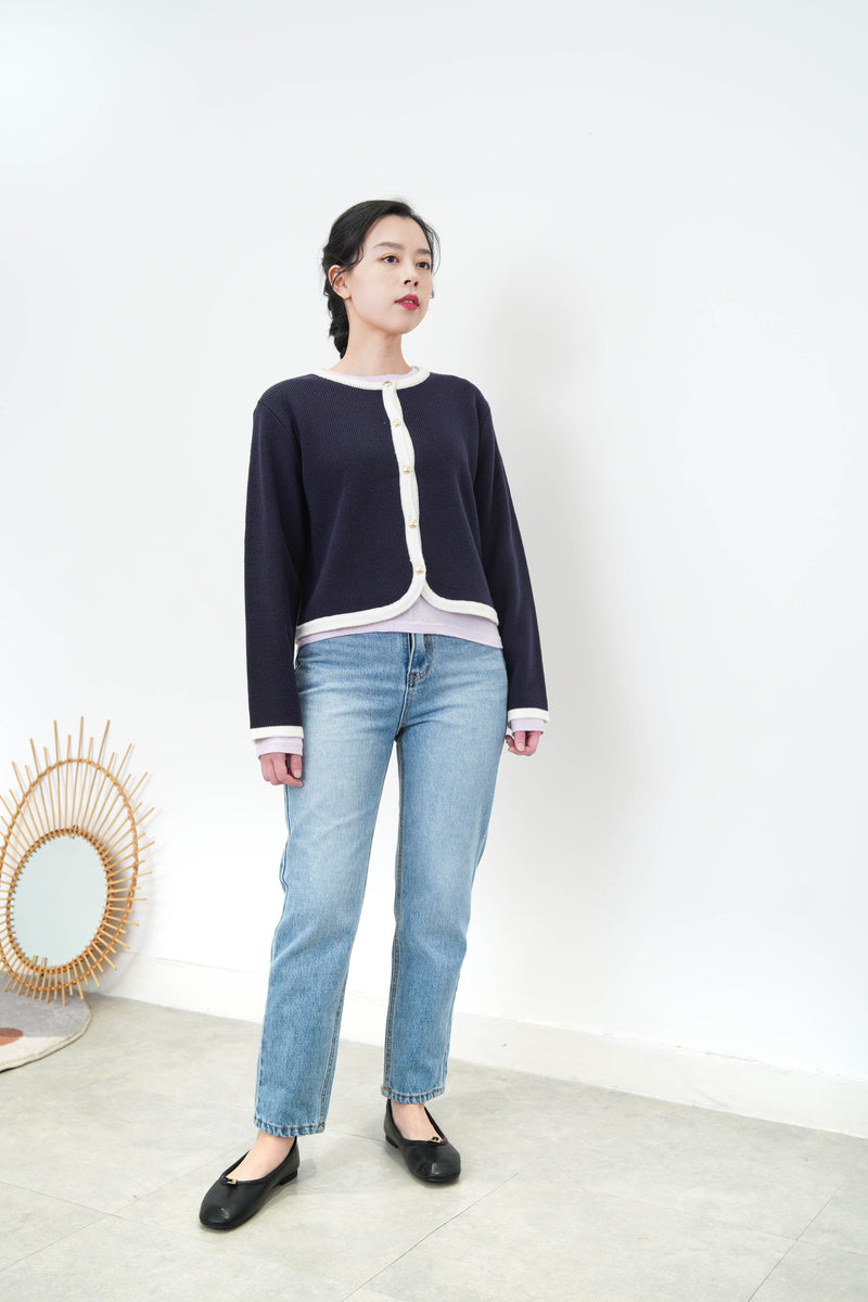 Navy outlined cardigan in round hem