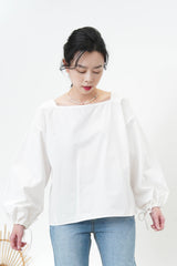 White balloon sleeve shirt in square neck