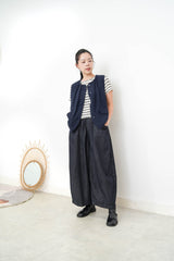 Navy cotton vest in round hem