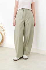 Light green summer curve trousers w/ strap