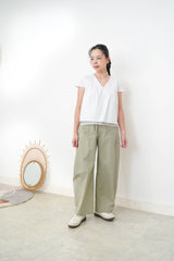 White v neck shirt w/ layering hem