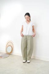 White v neck shirt w/ layering hem