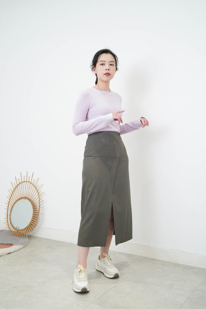 Grey skirt in overlap style