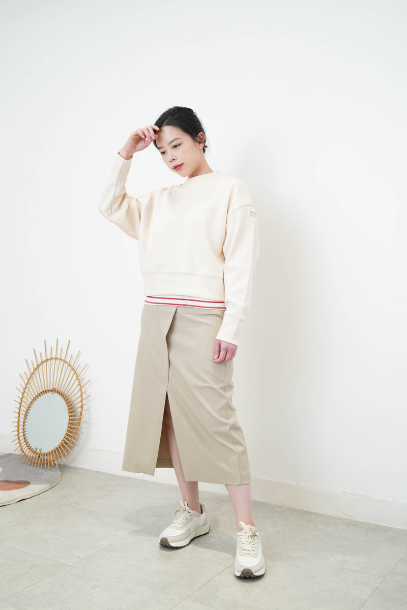 Ivory pullover in crop cut