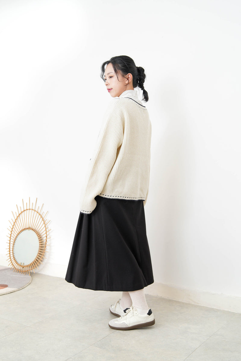 White detail outlined wool cardigan