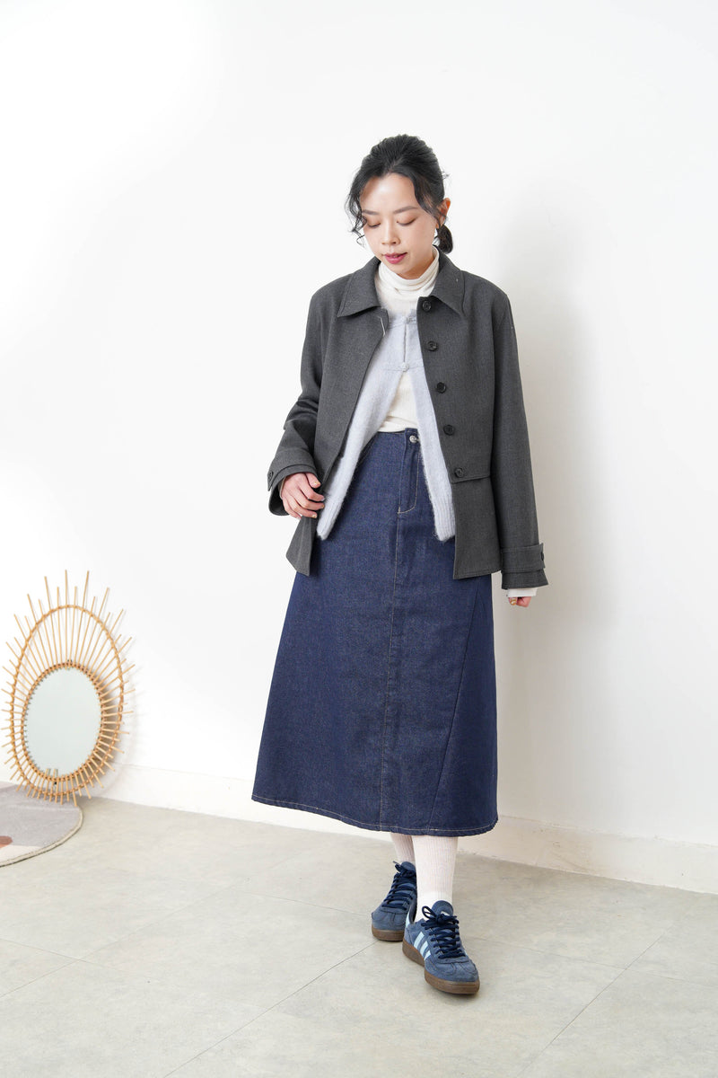 Denim skirt w/ detail waist back