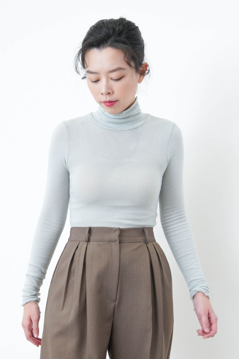 Blue soft turtle neck inner