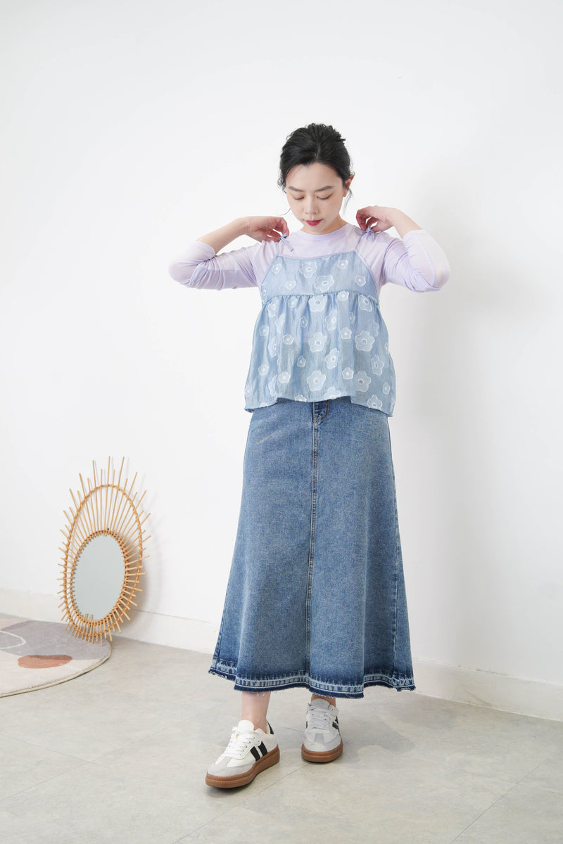 Denim skirt in mermaid cut