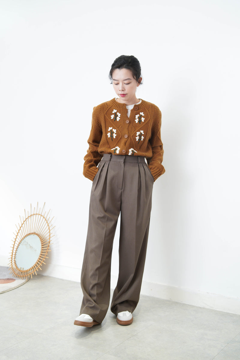 Brown straight cut trousers