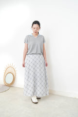 Grey summer knit top w/ contrast collar