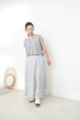 Grey summer knit top w/ contrast collar