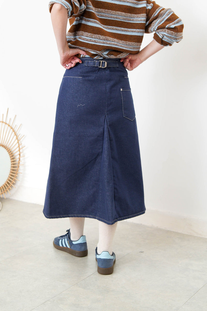 Denim skirt w/ detail waist back