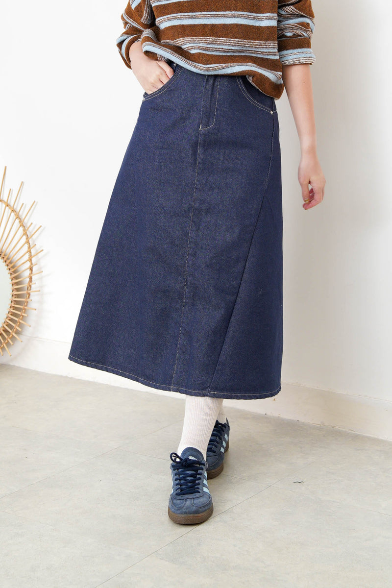 Denim skirt w/ detail waist back
