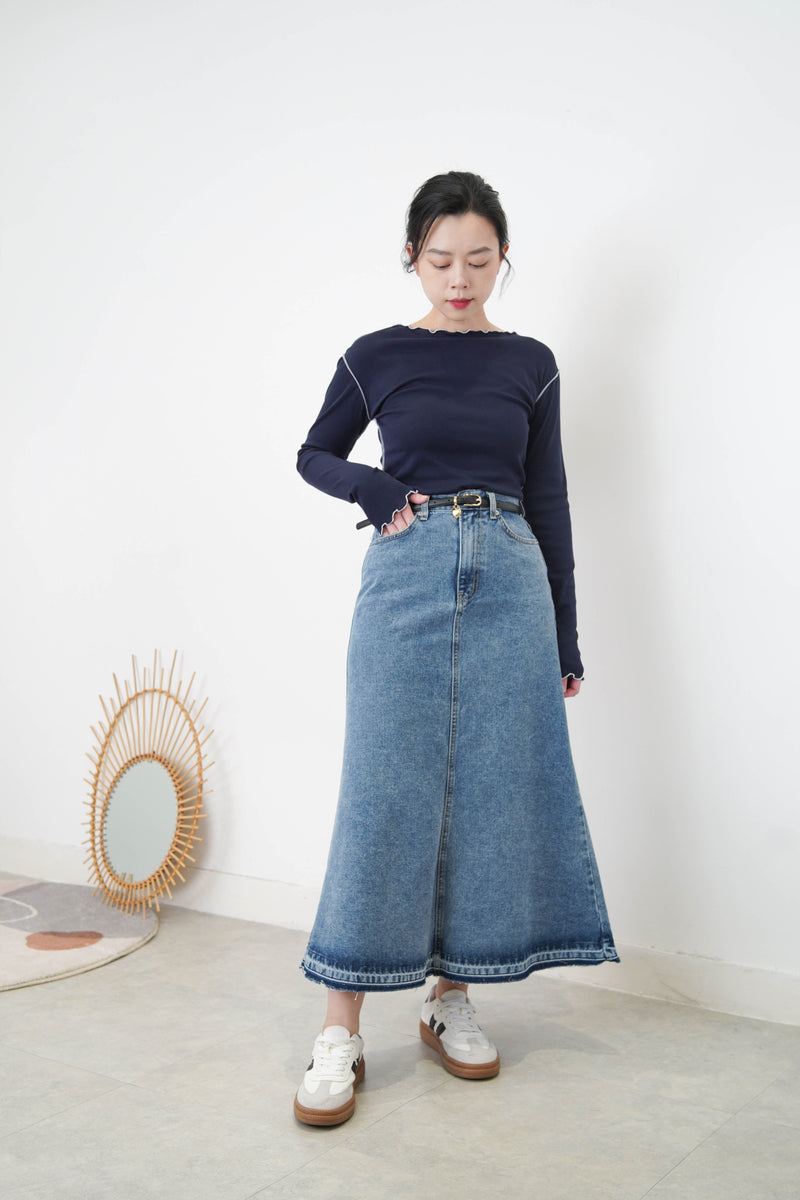 Denim skirt in mermaid cut