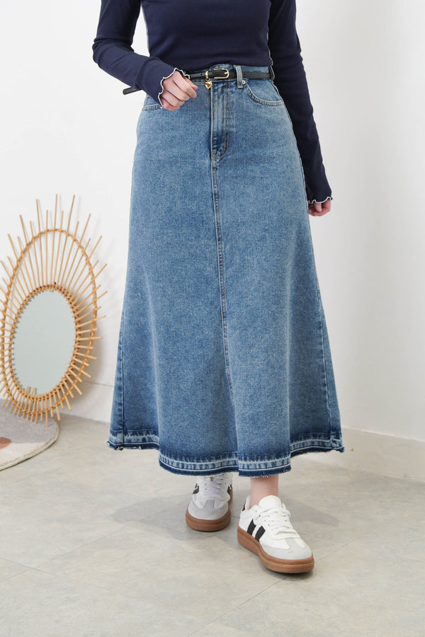 Denim skirt in mermaid cut