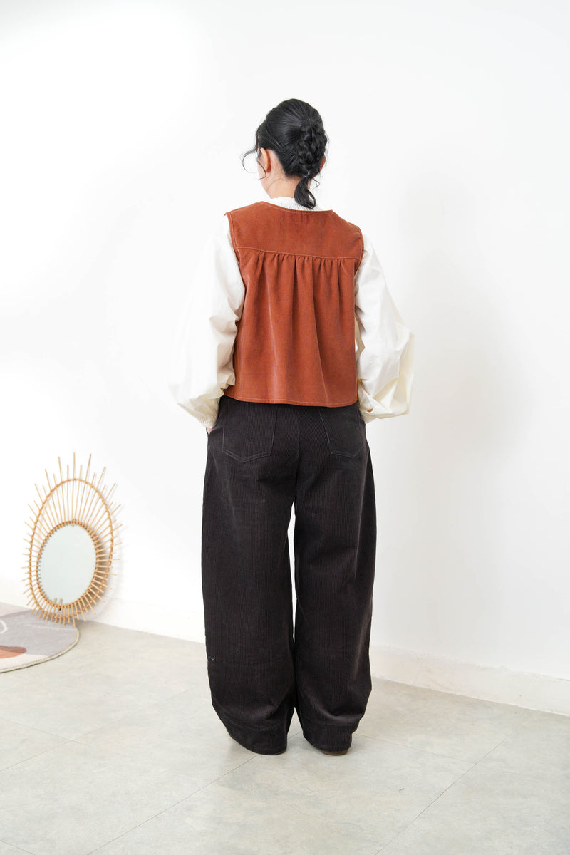 Dark brown corduroy pants with belt