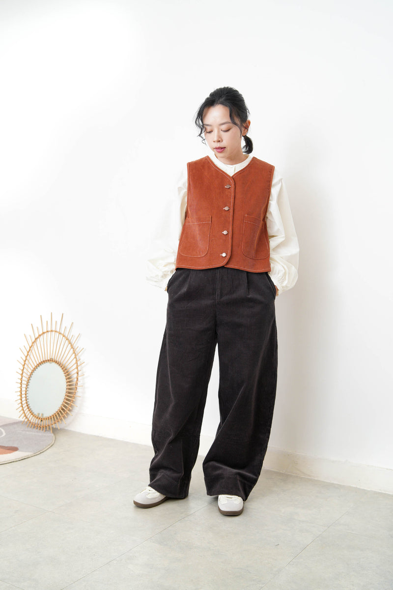 Dark brown corduroy pants with belt