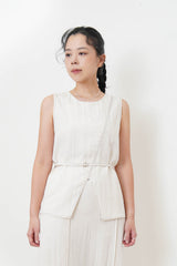 Ivorry h cutting skirt w/ outline stitching