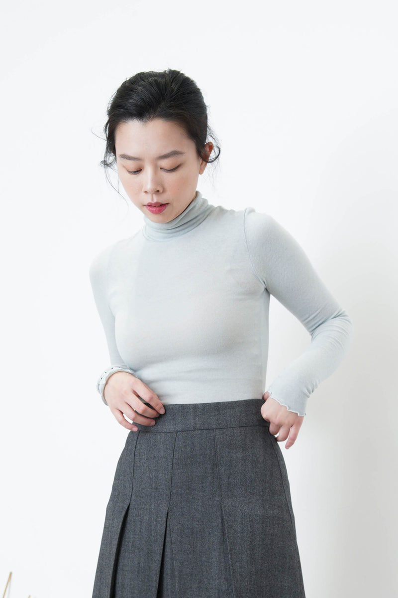 Blue soft turtle neck inner