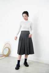 Grey 2 ways bold pleats skirt