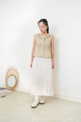 Ivorry h cutting skirt w/ outline stitching