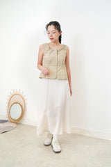 Ivorry h cutting skirt w/ outline stitching
