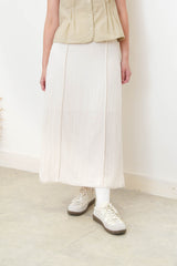 Ivorry h cutting skirt w/ outline stitching