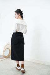 Black H cut skirt in split hem