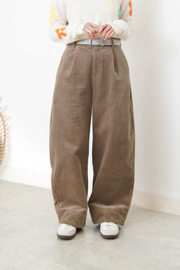 Camel brown corduroy pants with belt