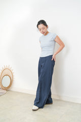 Navy summer trousers in curve cutting