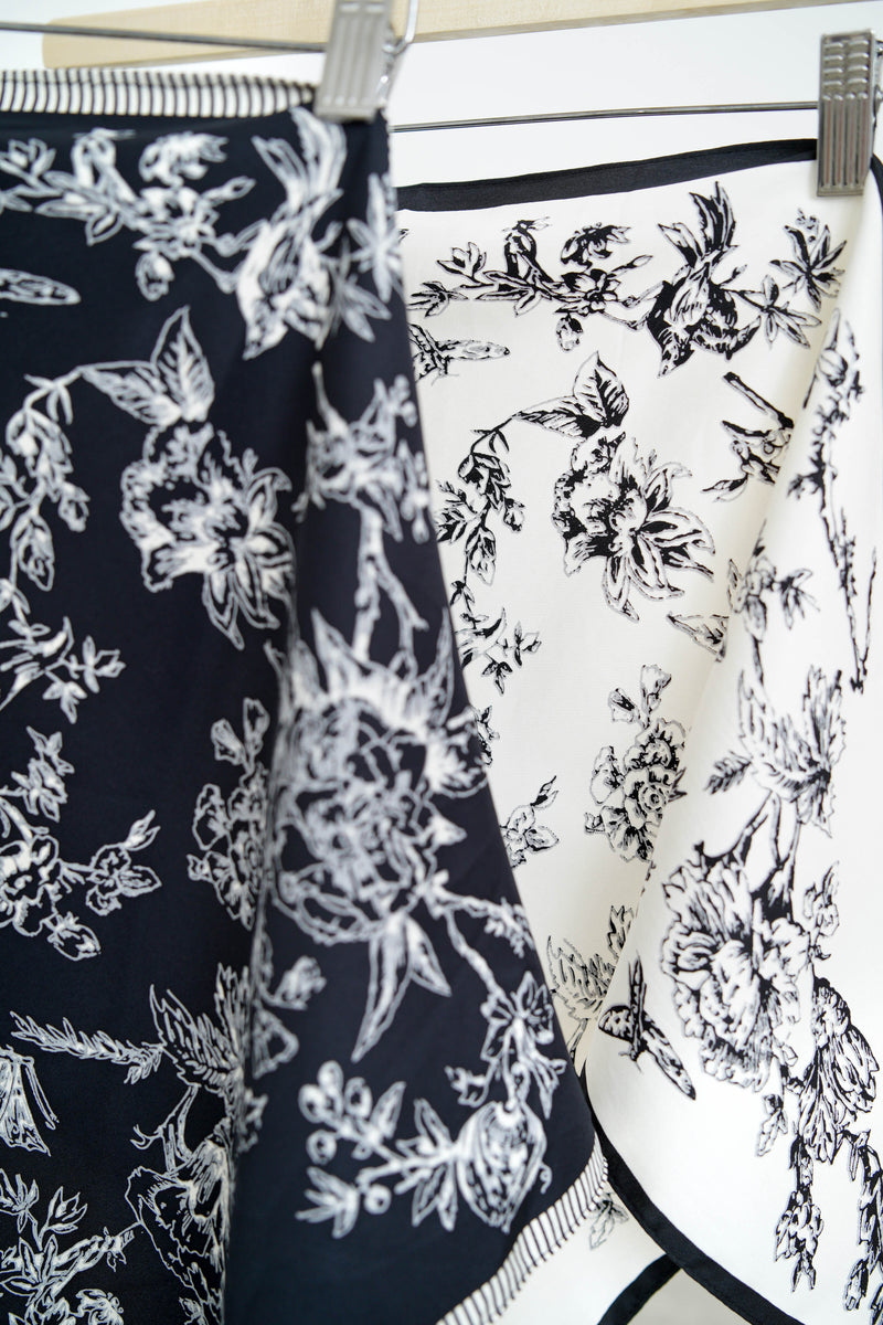 Floral pattern scarf in triangle shape
