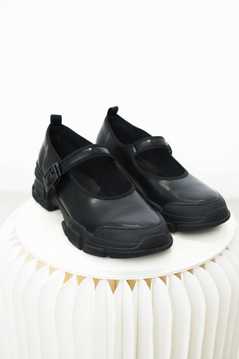 Track sole mary janes w/ buckle