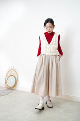 Red turtle neck inner w/ ruffle trimming