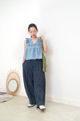 Navy summer trousers in curve cutting