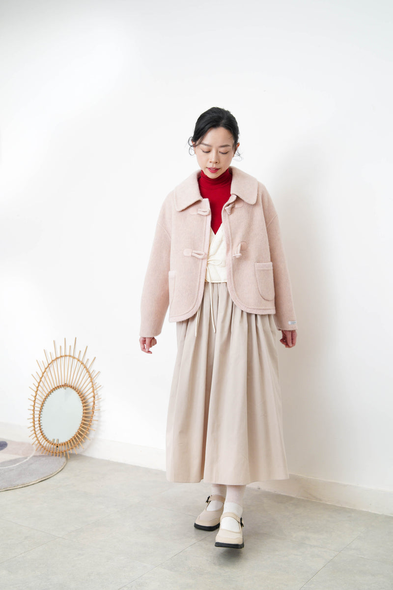 Red turtle neck inner w/ ruffle trimming