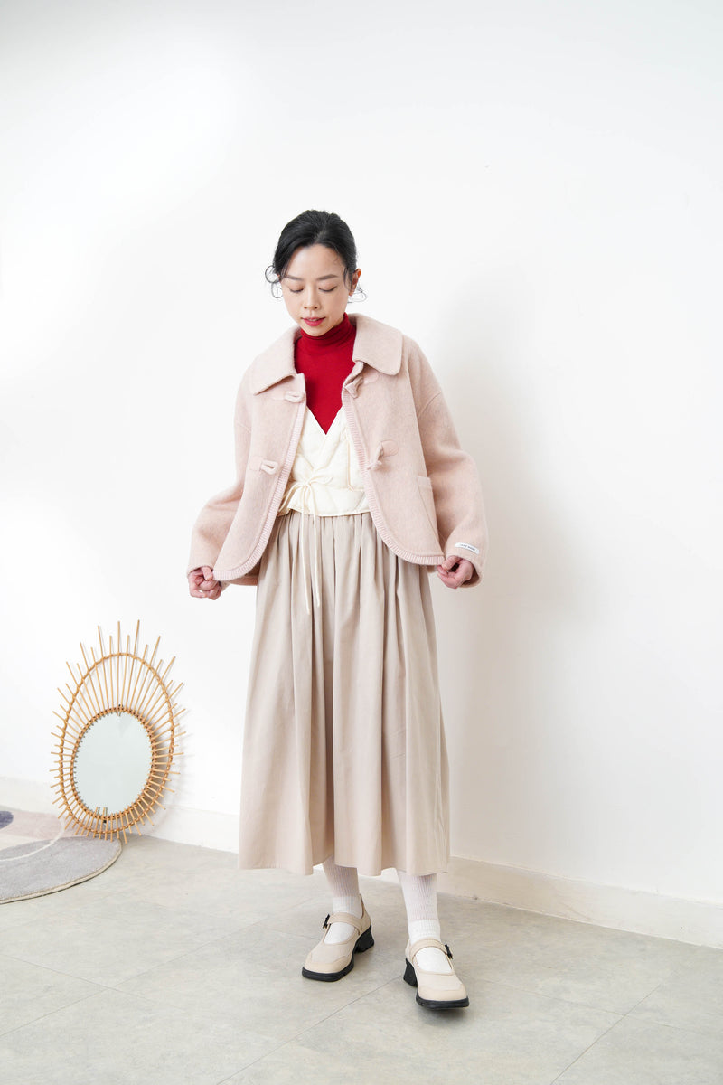 Red turtle neck inner w/ ruffle trimming