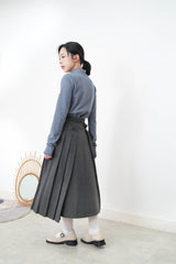 Grey 2 ways wool pleats skirt with buttons
