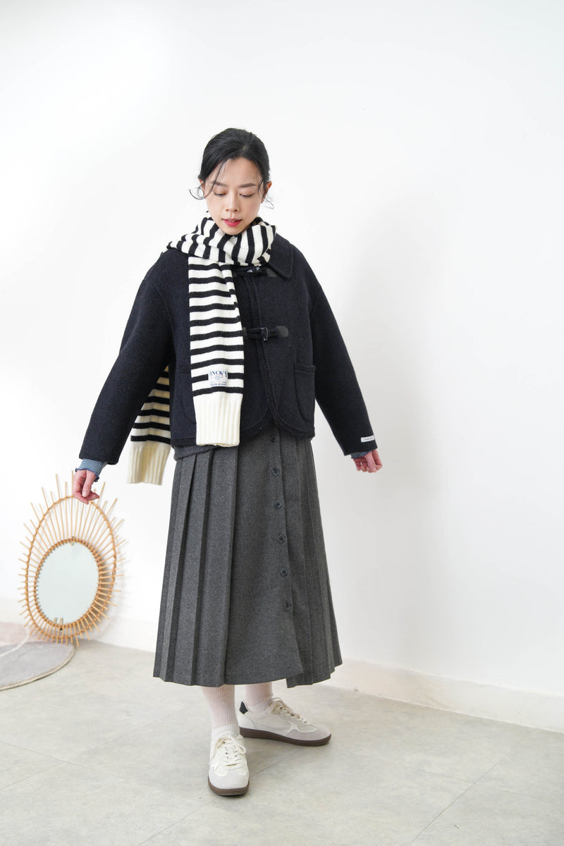 Soft knit sleeves scarf in stripes