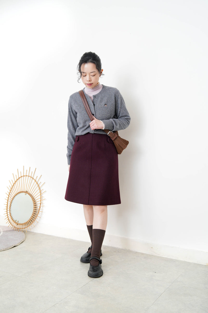 Grey soft cardigan w/ embroidery