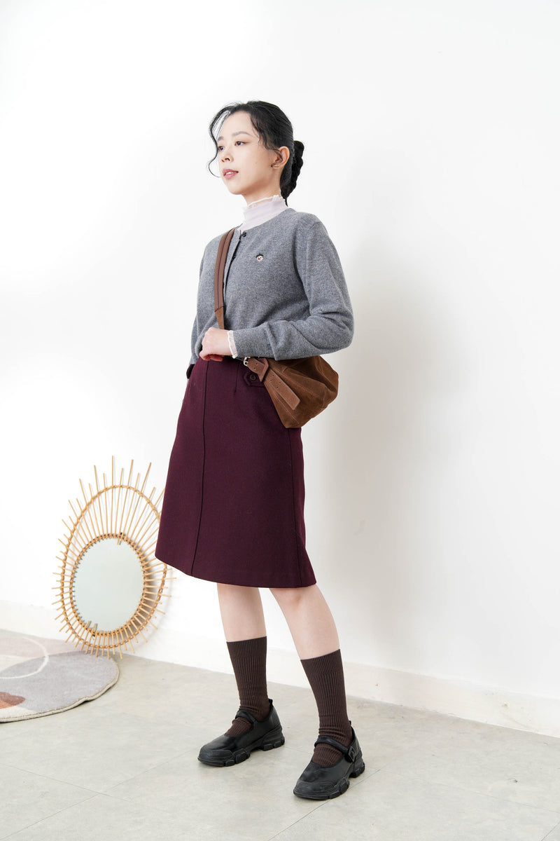 Grey soft cardigan w/ embroidery