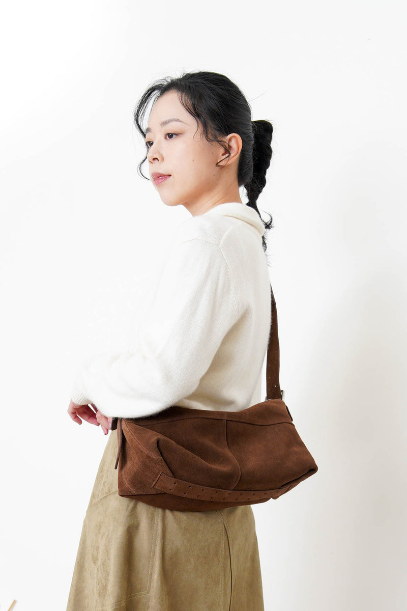 Ivory fine wool sweater in round collar