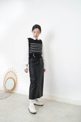 Black stripes vest w/ buttons details hem