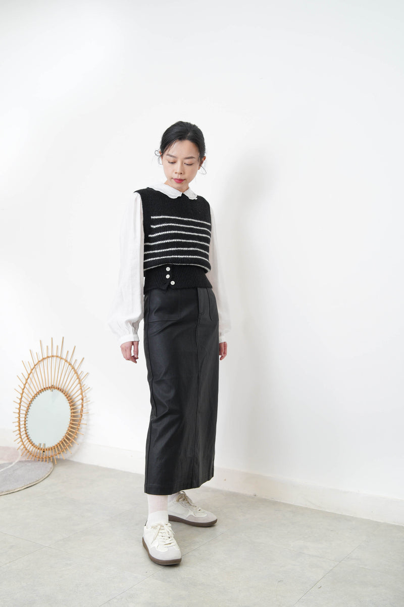Black stripes vest w/ buttons details hem