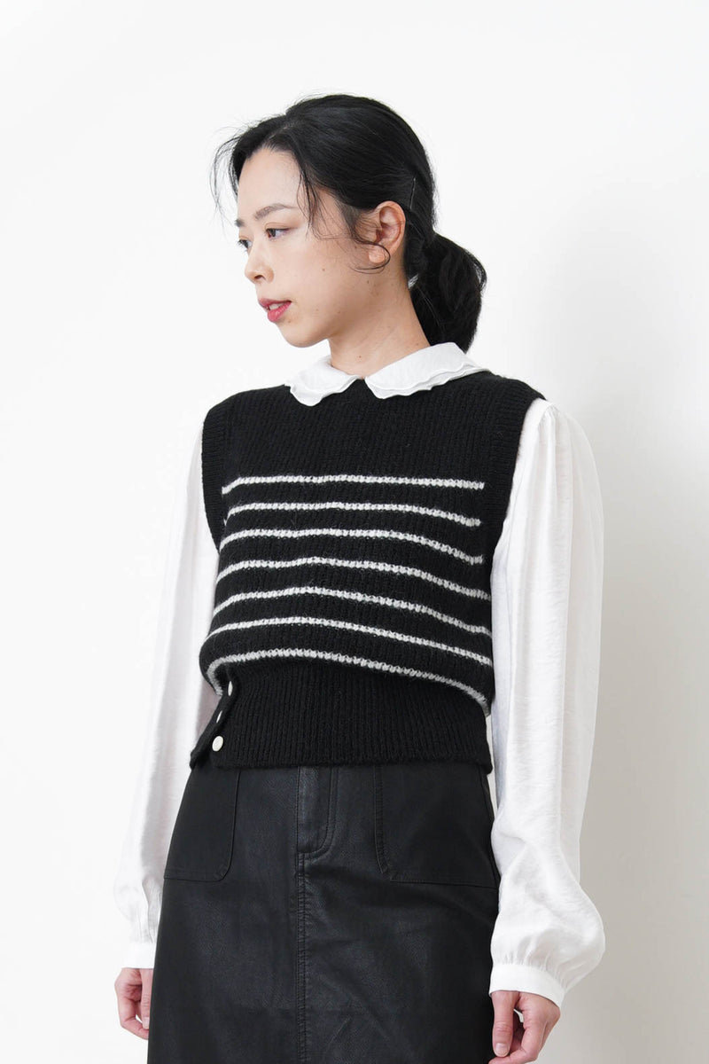 Black stripes vest w/ buttons details hem